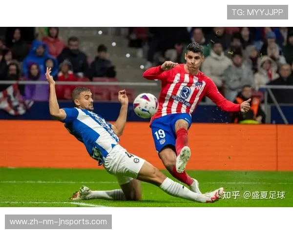 马德里德比再燃战火：西甲争冠格局关键三分战